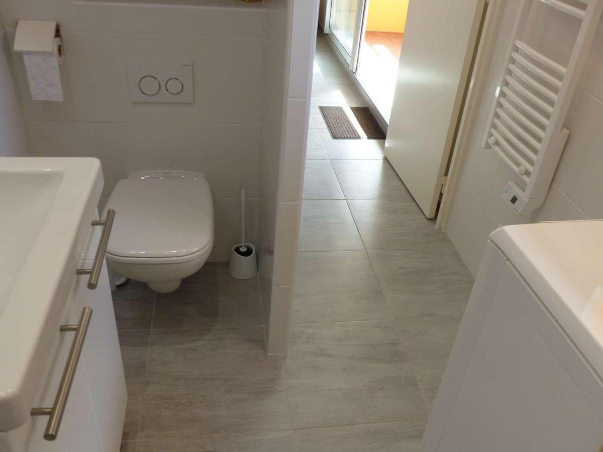 Charmant Studio Climatise Avec Balcon A 50M De La Plage - Le Lavandou Centre-Ville - Fr-1-308-110 Экстерьер фото
